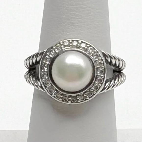 David Yurman Cerise Petite Pearl
Diamond Ring - Picture 3 of 10